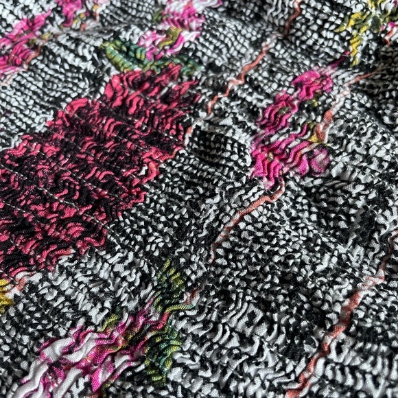 Ribbed Floral Cropped Off-Shoulder Top: Floral Color - Picture 2 of 4